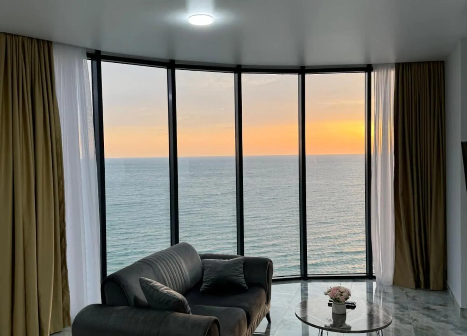 Tropical Garden Apartments Batumi